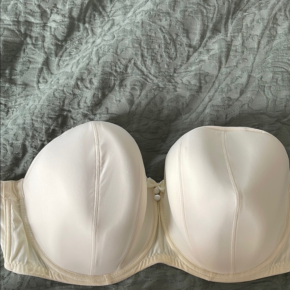 Elegant Cream Strapless Bra